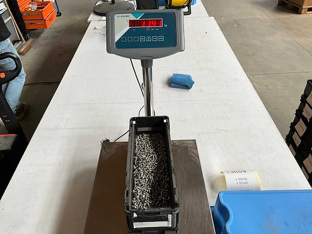 Würth 11.41kg plaatschroef lbk 4,8x16 in stapelbare bak - afbeelding 6 van  6