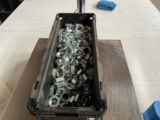 Würth 11.58kg zeskantmoer laag m20x1,5 in stapelbare bak - afbeelding 6 van  6