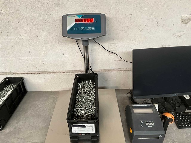 Würth 11.67 kg draadvormende schroef zeskantkop met flens m8x35 in stapelbare bak - afbeelding 2 van  5