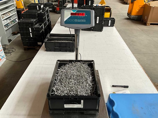 Würth 11.67kg blindklinknagel platbolkop alu 3,2x17 in stapelbare bak - afbeelding 4 van  6