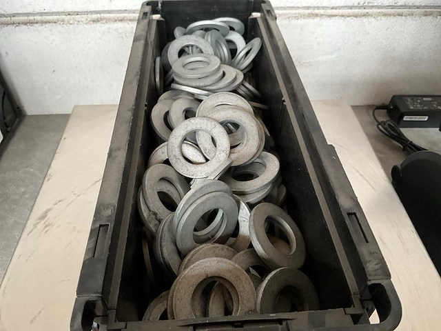 Würth 11.77 kg vlakke sluitring d27 in stapelbare bak - afbeelding 3 van  5