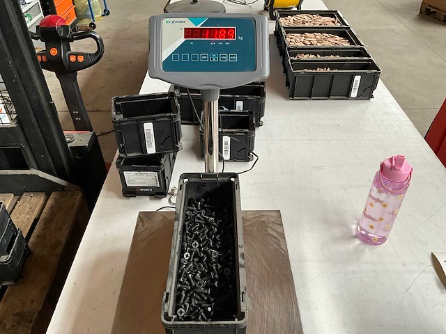 Würth 11.89kg verzonken schroef m8x25 in stapelbare bak - afbeelding 4 van  6