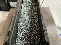 Würth 11.97kg cilinderschroef m4x10 in stapelbare bak - afbeelding 3 van  6