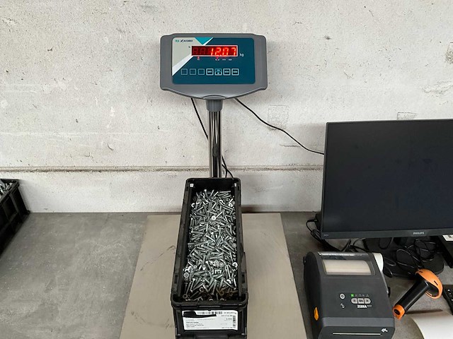 Würth 12.07 kg bzk bout vk gefu m6x30 in stapelbare bak - afbeelding 1 van  4