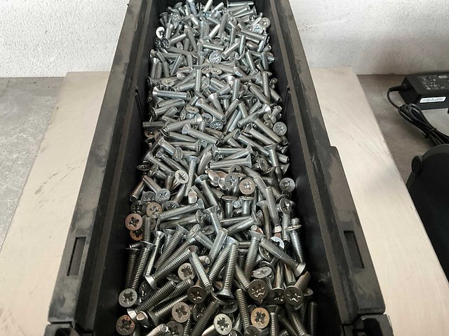 Würth 12.07 kg bzk bout vk gefu m6x30 in stapelbare bak - afbeelding 2 van  4