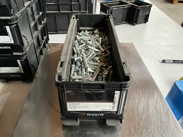 Würth 12.08kg bzk bout m8x40 in stapelbare bak - afbeelding 1 van  6
