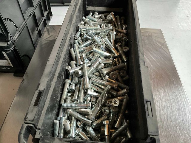 Würth 12.08kg bzk bout m8x40 in stapelbare bak - afbeelding 3 van  6