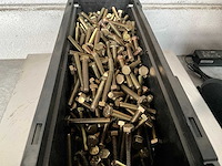 Würth 12.09 kg zeskant tapbout m8x50 in stapelbare bak - afbeelding 3 van  4