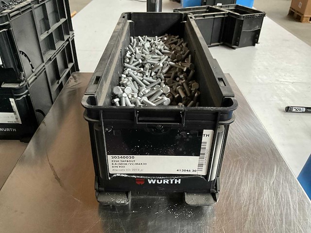Würth 12.12kg zeskanttapbout m6x30 in stapelbare bak - afbeelding 1 van  6