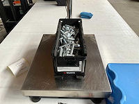 Würth 12.49kg zeskantbout met flens m12x70 in stapelbare bak - afbeelding 1 van  6