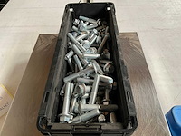 Würth 12.49kg zeskantbout met flens m12x70 in stapelbare bak - afbeelding 3 van  6