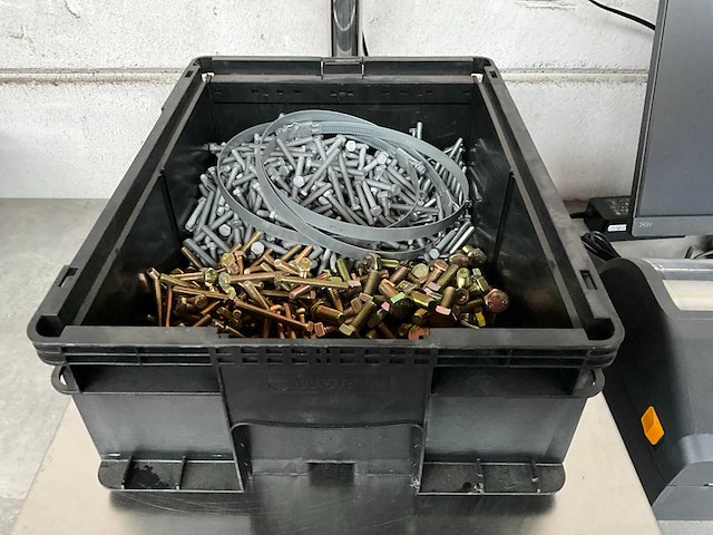 Würth 12.56 kg assorti bouten in stapelbare bak - afbeelding 1 van  7
