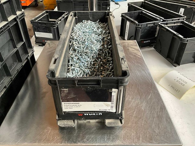 Würth 12.58kg plaatschroef 4,8 x 19 in stapelbare bak - afbeelding 1 van  6