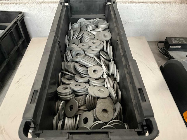 Würth 12.59 kg ring grote buitendiameter d10,5 in stapelbare bak - afbeelding 3 van  3