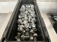 Würth 12.80 kg flensbout met vertanding ripp m16x25 in stapelbare bak - afbeelding 2 van  3