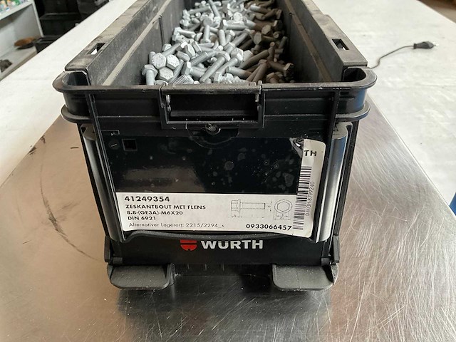 Würth 12.80kg zeskantbout met flens m6x20 in stapelbare bak - afbeelding 2 van  6