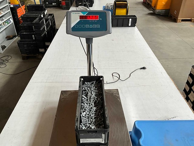 Würth 12.80kg zeskantbout met flens m6x20 in stapelbare bak - afbeelding 4 van  6