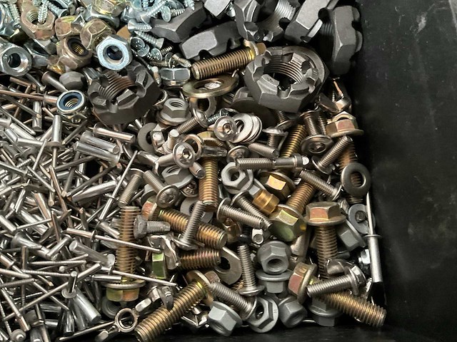 Würth 12.93 kg assorti diverse bevestigingsmaterialen in stapelbare bak - afbeelding 6 van  9