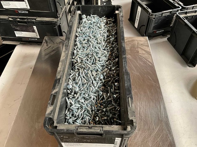 Würth 12.94kg plaatschroef 4,8 x 19 in stapelbare bak - afbeelding 3 van  6