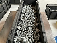 Würth 13.00kg lage bolkopschroef met flens m8x20 in stapelbare bak - afbeelding 4 van  6