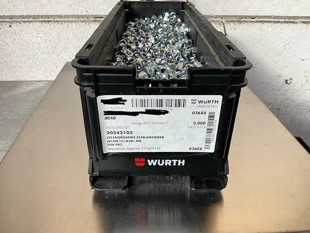 Würth 13.03 kg zelfborgende zeskantmoer m8 in stapelbare bak - afbeelding 1 van  5