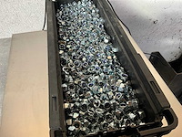 Würth 13.03 kg zelfborgende zeskantmoer m8 in stapelbare bak - afbeelding 3 van  5