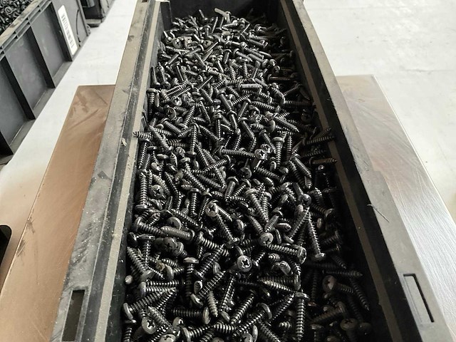 Würth 13.10kg plaatschroef lbk 4,2x19 in stapelbare bak - afbeelding 4 van  6