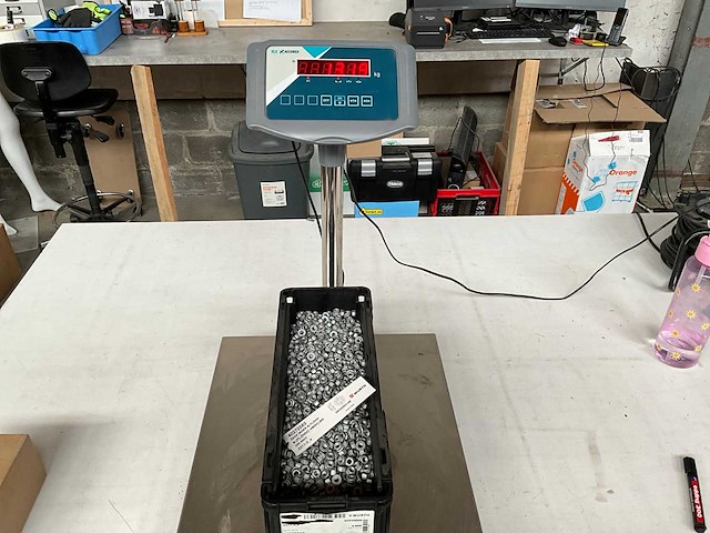 Würth 13.19kg zeskantmoer met flens m6 in stapelbare bak - afbeelding 5 van  6