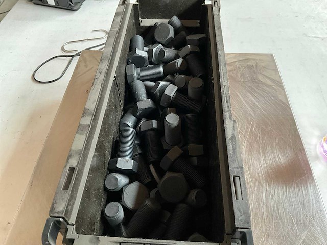 Würth 13.23kg zeskanttapbout m20x1,5x40 in stapelbare bak - afbeelding 3 van  6