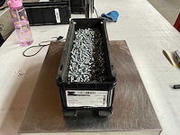 Würth 13.35kg lbk schroef m6,0x20 in stapelbare bak - afbeelding 1 van  4