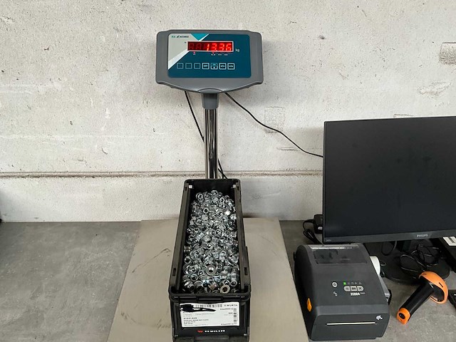 Würth 13.36 kg zeskantmoer met flens m10 in stapelbare bak - afbeelding 2 van  5
