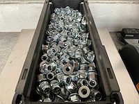 Würth 13.36 kg zeskantmoer met flens m10 in stapelbare bak - afbeelding 3 van  5