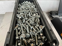 Würth 13.40 kg draadvormende schroef zeskant met flens m8x35 in stapelbare bak - afbeelding 2 van  3