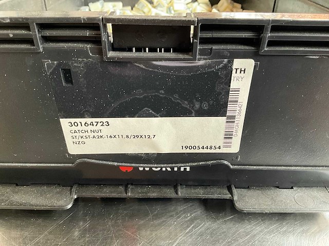 Würth 13.40kg catch nut 16x11/29x12,7 in stapelbare bak - afbeelding 2 van  7