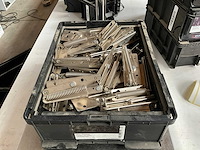 Würth 13.71kg klepbeslag links in stapelbare bak