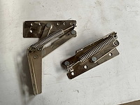 Würth 13.71kg klepbeslag links in stapelbare bak - afbeelding 4 van  6
