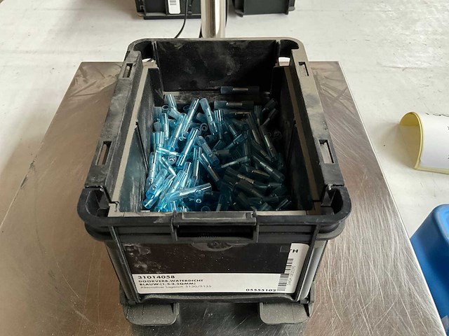 Würth 1.37kg doorverbinding waterdicht blauw 1,5x2,5qmm in stapelbare bak - afbeelding 1 van  6