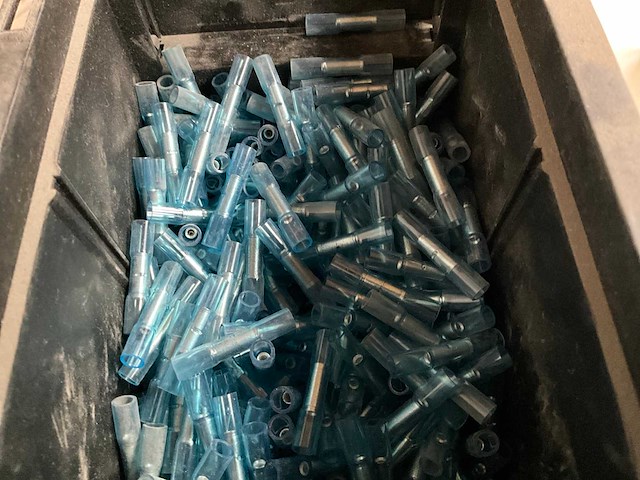 Würth 1.37kg doorverbinding waterdicht blauw 1,5x2,5qmm in stapelbare bak - afbeelding 6 van  6
