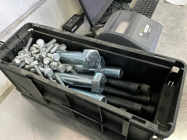 Würth 13.81 kg assorti bouten in stapelbare bak - afbeelding 6 van  8