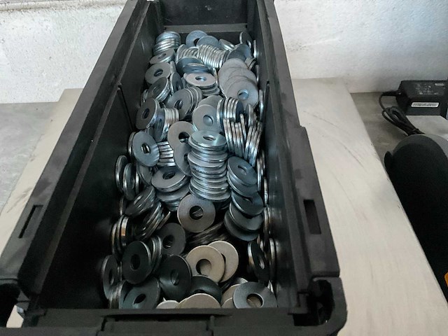 Würth 14.02 kg ring grote buitendiameter d10,5 in stapelbare bak - afbeelding 1 van  2