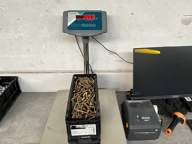 Würth 14.55 kg zeskantbout m8x65 in stapelbare bak - afbeelding 2 van  5