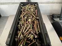 Würth 14.55 kg zeskantbout m8x65 in stapelbare bak - afbeelding 3 van  5