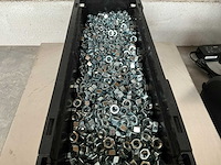 Würth 14.64 kg zeskantmoer m8 in stapelbare bak - afbeelding 2 van  3