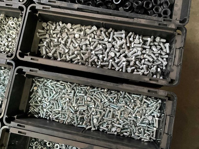 Würth 147 kg assorti diverse bevestigingsmaterialen in stapelbare bak - afbeelding 8 van  13