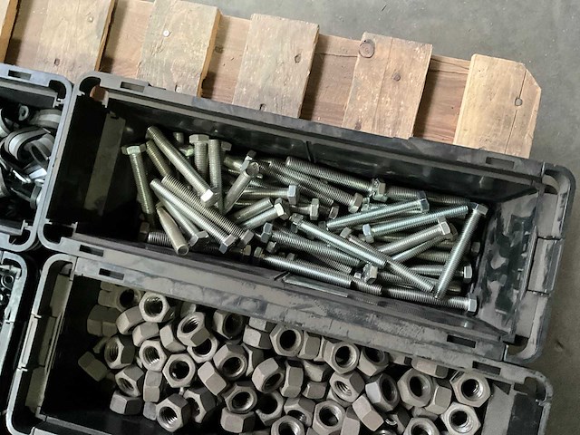 Würth 147 kg assorti diverse bevestigingsmaterialen in stapelbare bak - afbeelding 10 van  13
