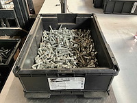 Würth 14.91 kg zeskant tapbout met flens m8x45 in stapelbare bak - afbeelding 1 van  6