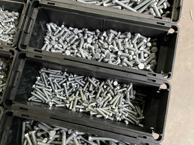 Würth 151 kg assorti bouten in stapelbare bak - afbeelding 9 van  13