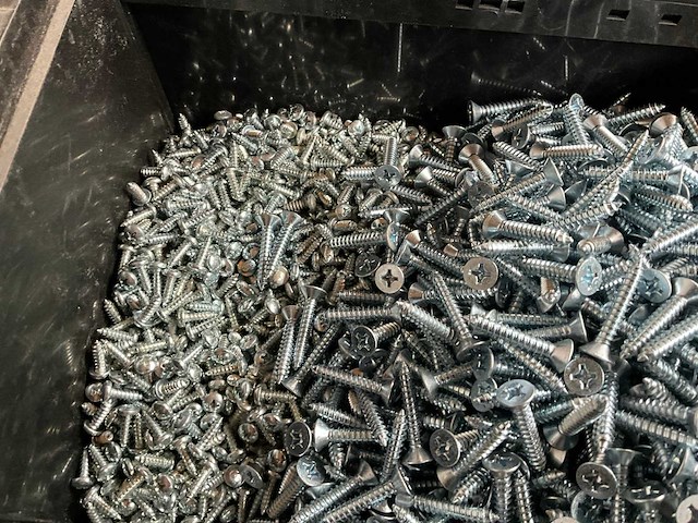 Würth 15.13kg assorti bevestigingsmaterialen in stapelbare bak - afbeelding 1 van  3