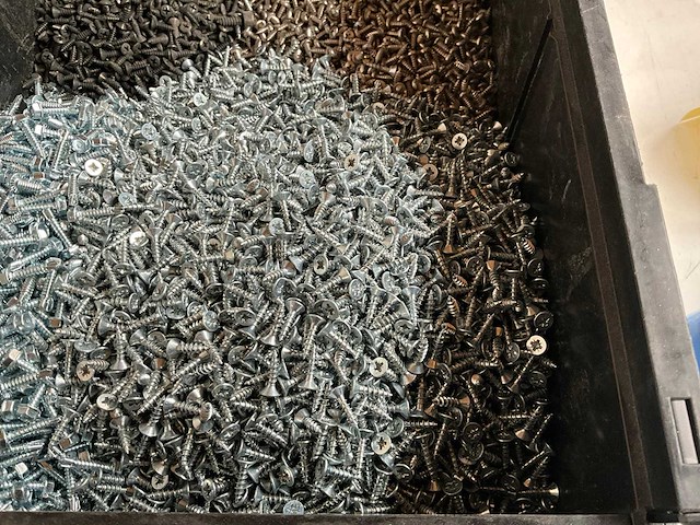 Würth 15.22kg assorti bevestigingsmaterialen in stapelbare bak - afbeelding 3 van  9
