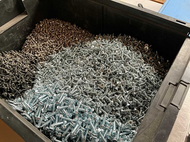 Würth 15.22kg assorti bevestigingsmaterialen in stapelbare bak - afbeelding 5 van  9